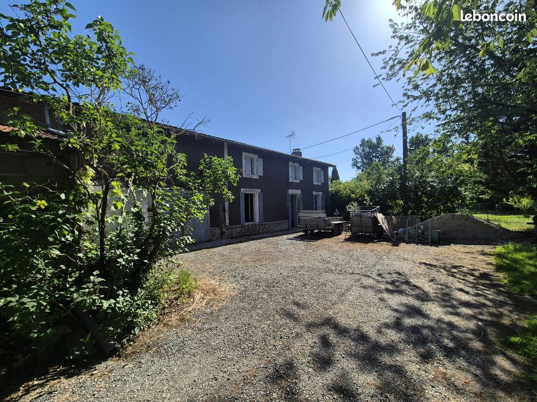 Maison 7 pièces 170 m² · à Chizé · 170 m² · 160 000 €