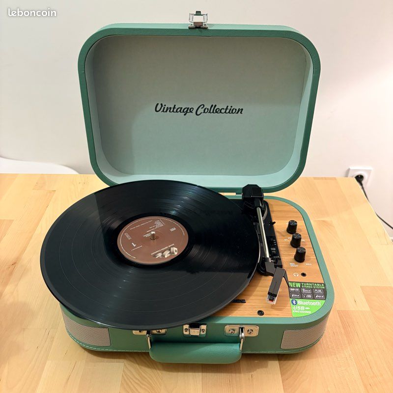 Tourne disque vintage neuf - CD - Musique