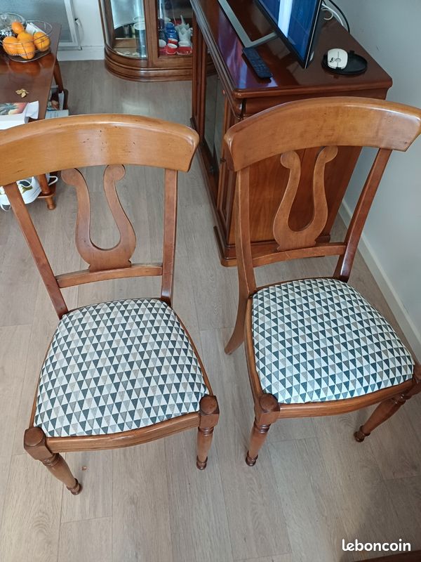 A vendre lot de 4 chaises merisier (image 1)