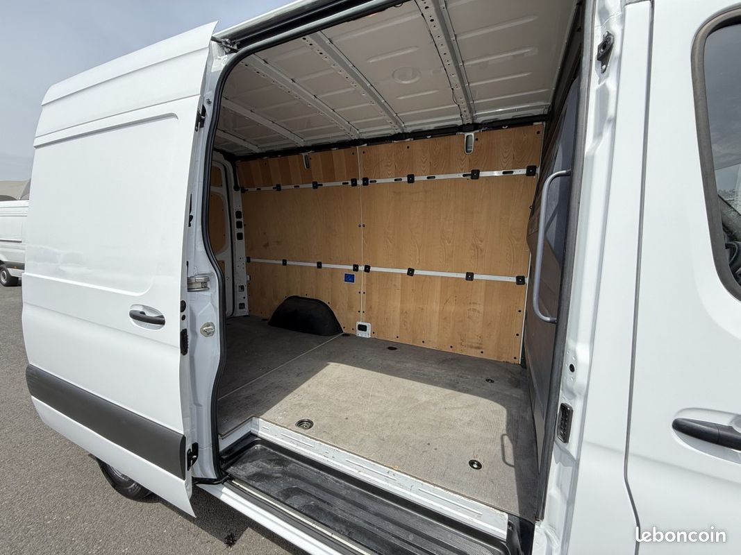 Mercedes Sprinter (3) 315 CDI 37s L2H2/ 2023 / 23.500eHT (image 6)