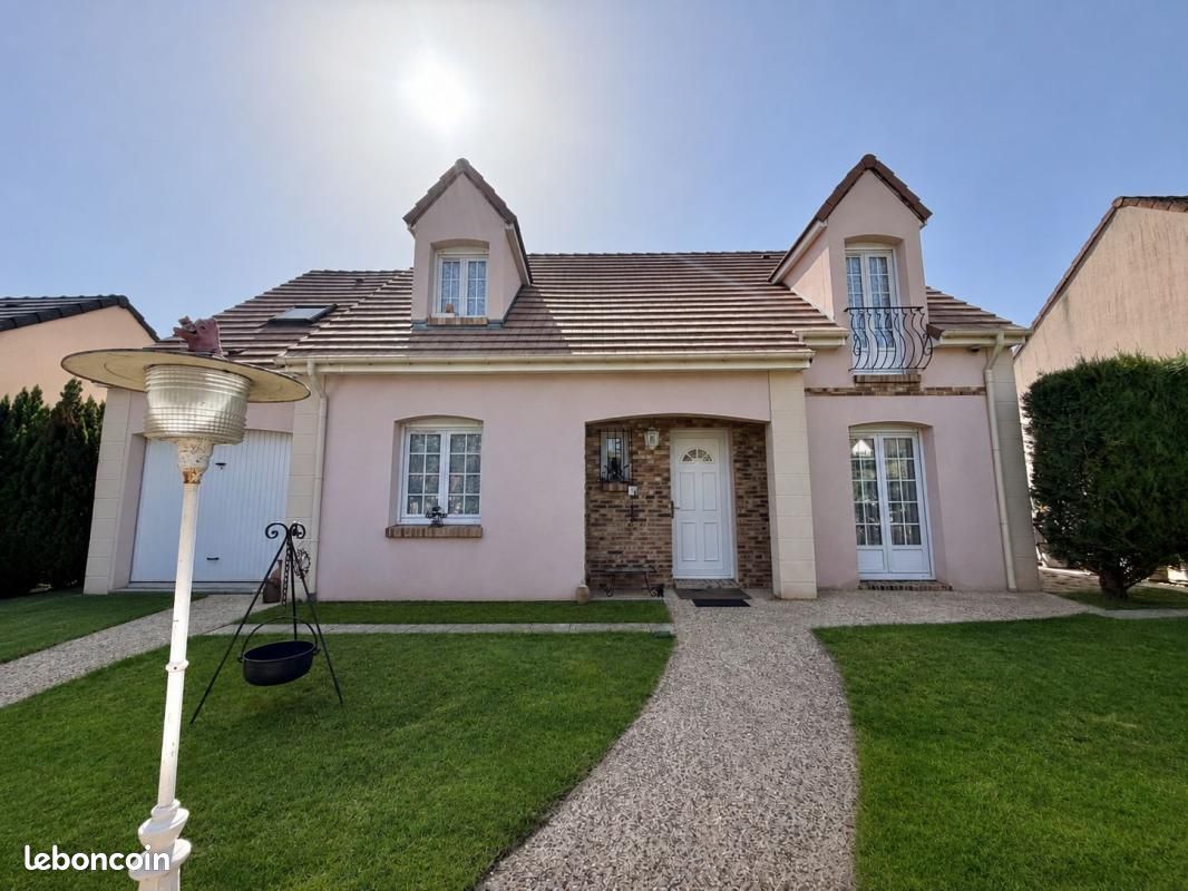 Maison 6 pièces 143 m² · à Mainvilliers · 143 m² · 330 750 €