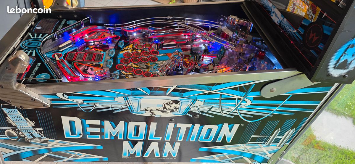Flipper Williams Demolition Man (image 5)