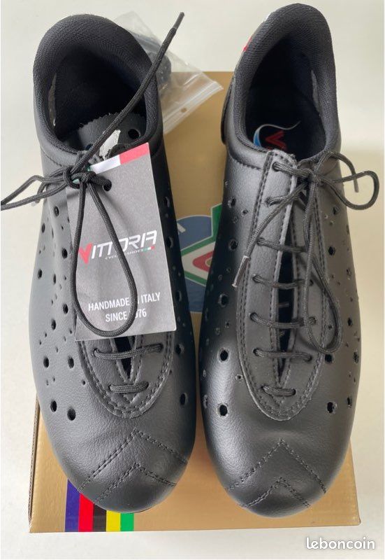 Paire de chaussures Cyclo Vittoria Classic 1976 Pointure 48 + cales neuve - Équipements vélos