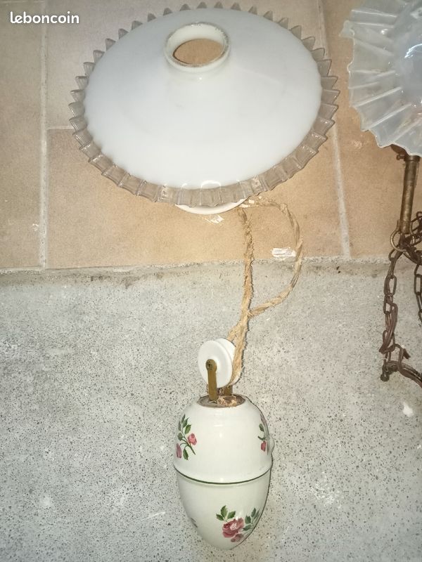 Luminaire vintage en porcelaine (image 3)