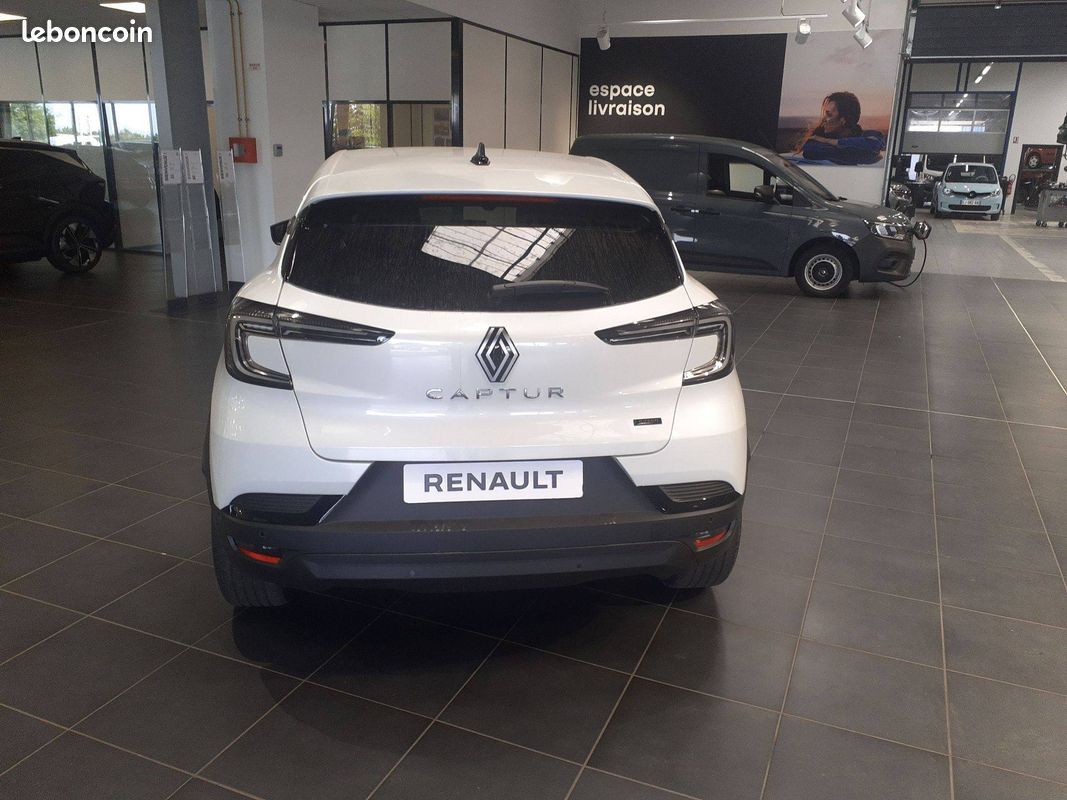 RENAULT Captur E-Tech full hybrid 160 ch Techno (image 4)