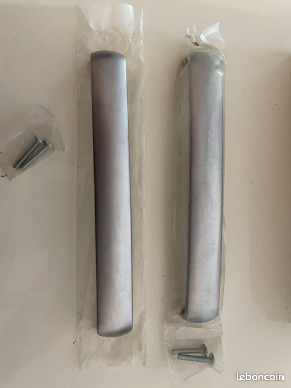 Lot de 2 poignets (image 1)