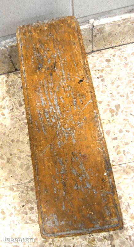 Ancien petit tabouret repose pied en bois vieux (image 3)