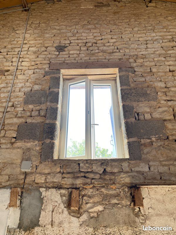 Menuiserie PVC, fenêtre battante, 2 vantaux vitrage clair (image 1)