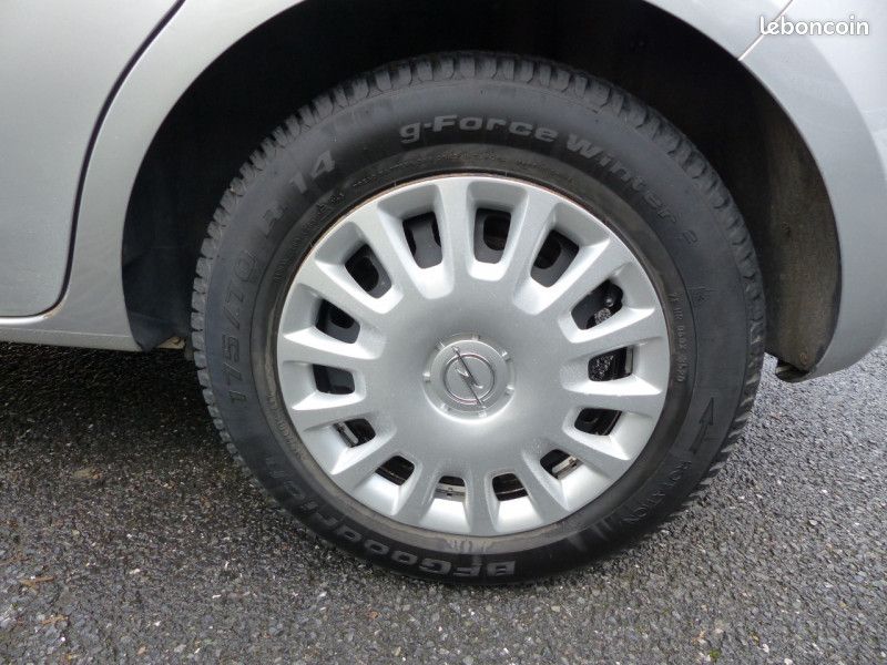 Opel CORSA 1.4 75CH ENJOY 5P (image 8)