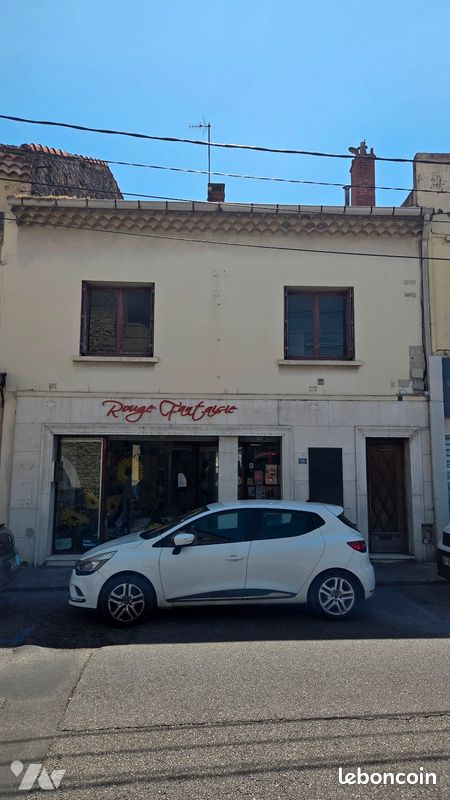 Immeuble 237 m² · à Pont-Saint-Esprit · 237,5 m² · 195 000 €