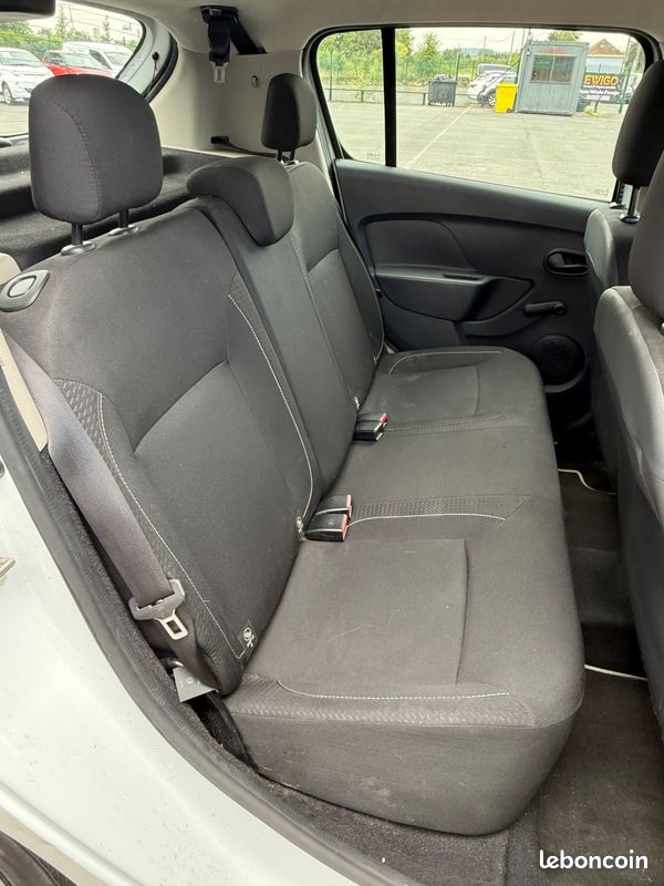 DACIA SANDERO 1.5 DCI 75 ch AMBIANCE - VITRE ELECTRIQUE - DISTRIBUTION POUR LA VENTE (image 11)