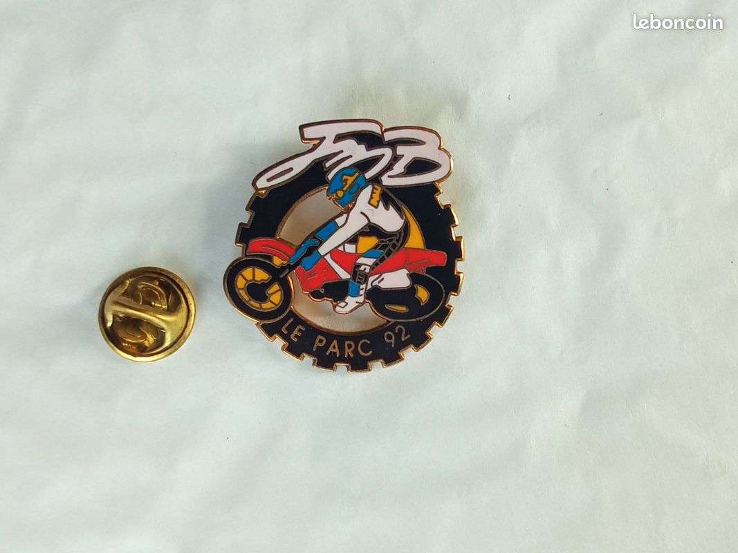PIN'S 24 HEURES DU MANS 98 Moto Circuit Compétition Sarthe Vintage TRES