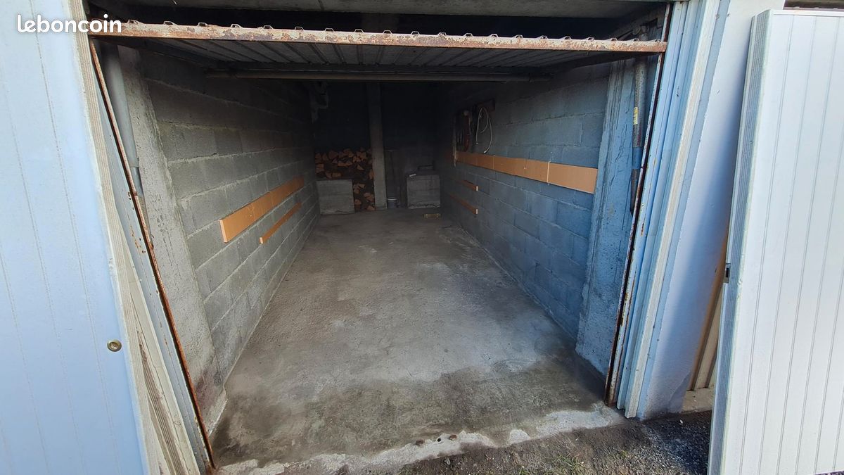 Garage à vendre Saint Lary Soulan - Le Pla d'adet · à Saint-Lary-Soulan · 13 500 €
