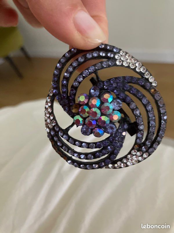 Broche multicolore (image 2)