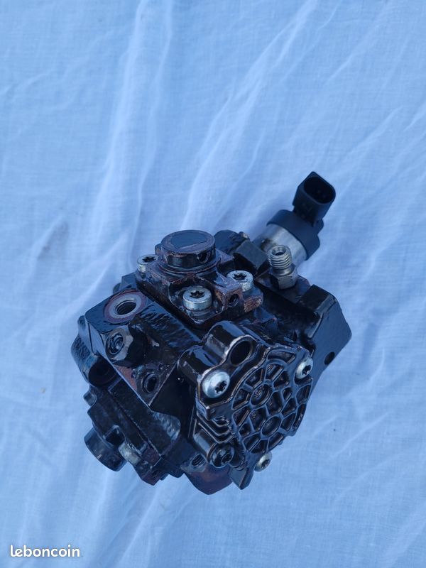 Pompe haute pression Touareg V6 TDI (image 2)