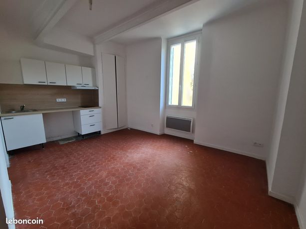 Studio 1 pièce 24 m²