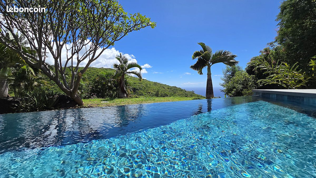 Maison 7 pièces 177 m² · à Saint-Denis · 177 m² · 690 000 €