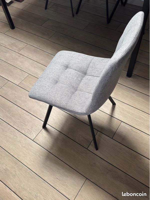 Lot de 4 chaises modernes – très état – 100 le lot (image 2)