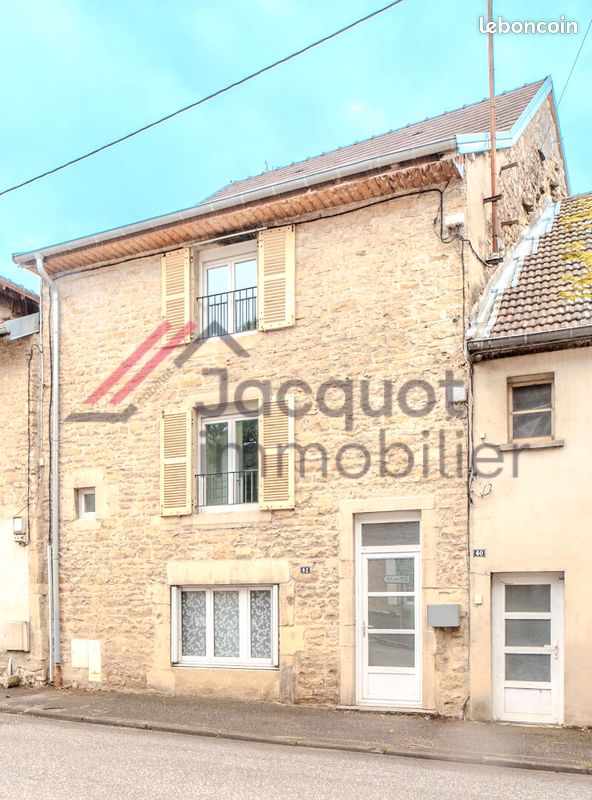 Immeuble 4 pièces 197 m² · à Lons-le-Saunier · 197 m² · 199 500 €