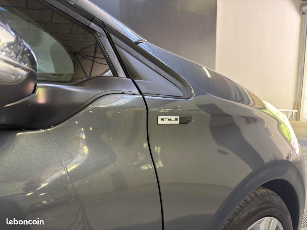 PEUGEOT 208 1.2l VTI 82ch Style 1ère Main Courroie de Distribution Faite Roue de Secours Capteur (image 12)