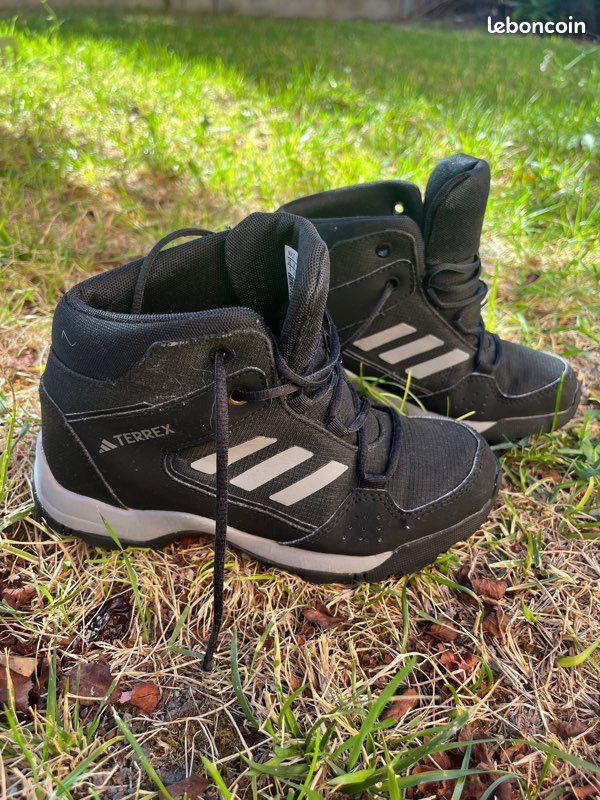 Adidas Terrex enfant - Pointure 32 - Chaussures de randonnée - Très bon état (image 1)