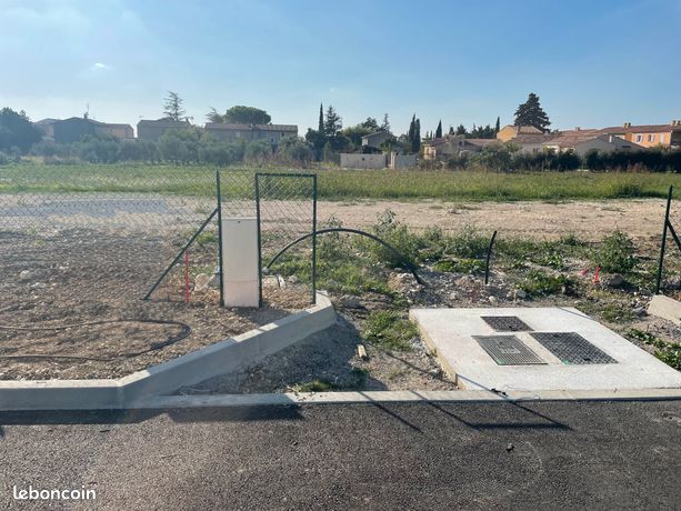 Terrain de 238 m² - Pernes les Fontaines