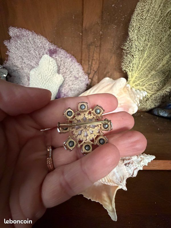 Broche ancienne dentelle diamants et saphirs cabochons
