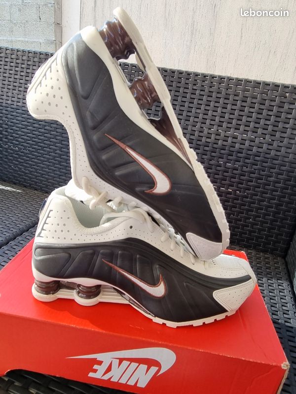 Nike Shox R4 White / Metallic Silver / Bronze Neuves en boîte (image 2)