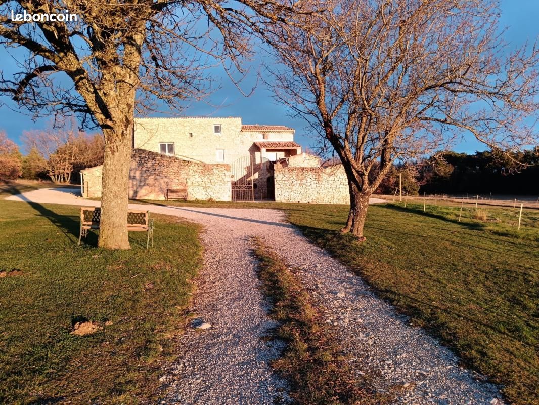 Maison 6 pièces 221 m² · à Ferrassières · 221 m² · 699 000 €