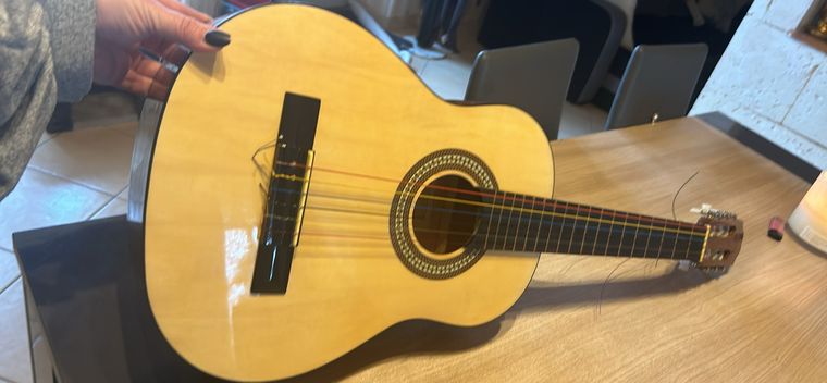 Guitare enfant d'occasion - Annonces Instruments de musique leboncoin