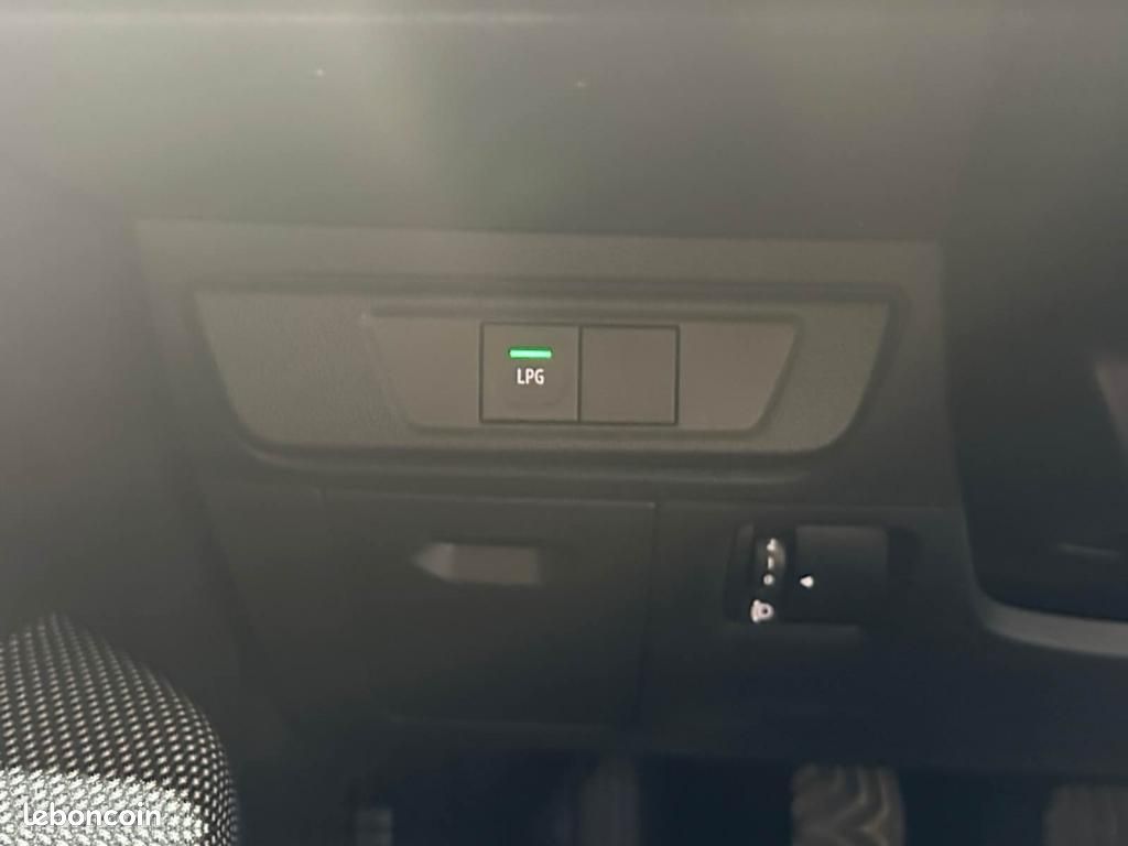 Dacia sandero stepway 1.0 eco-g gpl 100 expression plus ( garantie 12 mois ) (image 19)