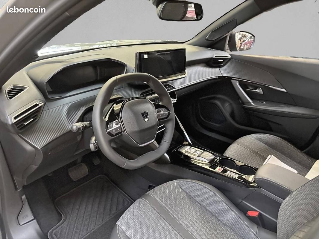 Peugeot 2008 Hybrid 110 e-DCS6 - Allure (image 8)