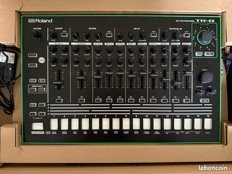 Boîte à rythmes Roland Aira TR8, en excellent état (image 3)