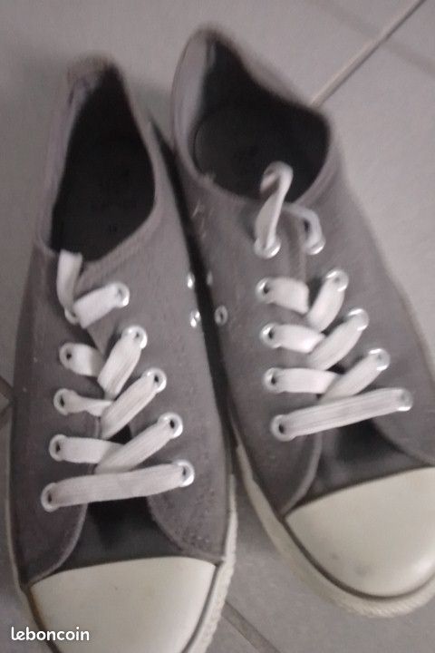 Chaussure en toile Marque "Gemo G-one (d'eté) neuve, donc idéal pour l'été mais aussi la mi-saison ou aussi l'été indien. Couleurs: Grise Marque: G-one (magasin GEMO) (image 1)