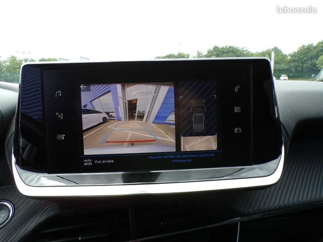 Peugeot 2008 1.5 BLUEHDI 110CH S&S ALLURE (image 8)