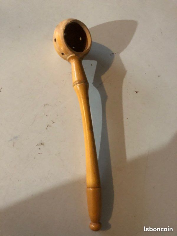 Cuillère - mini passoire à olive en bois (image 2)