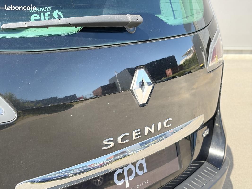 Renault Scénic 1.5 DCI 110 CH BVA6 BOSE EDITION / TOIT OUVRANT COURROIE DISTRIBUTION FAITE POUR L... (image 19)