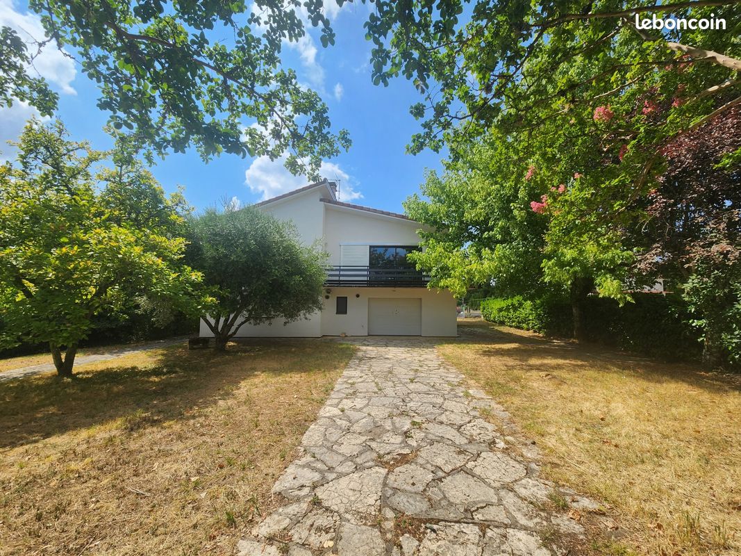 Maison 6 pièces 167 m² · à Puy-l'Évêque · 167 m² · 320 000 €