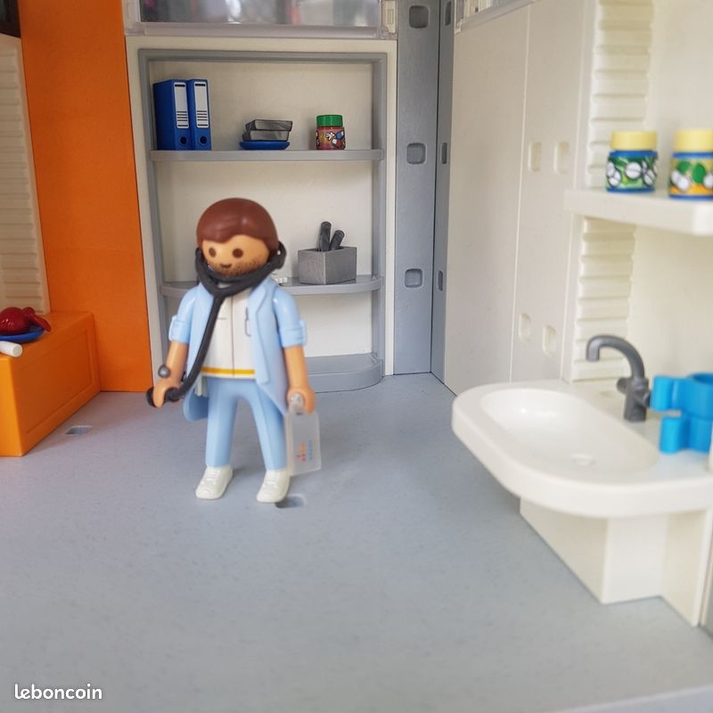 PLAYMOBIL Hôpital 70190 + extensions 6445 et 9848 (image 10)