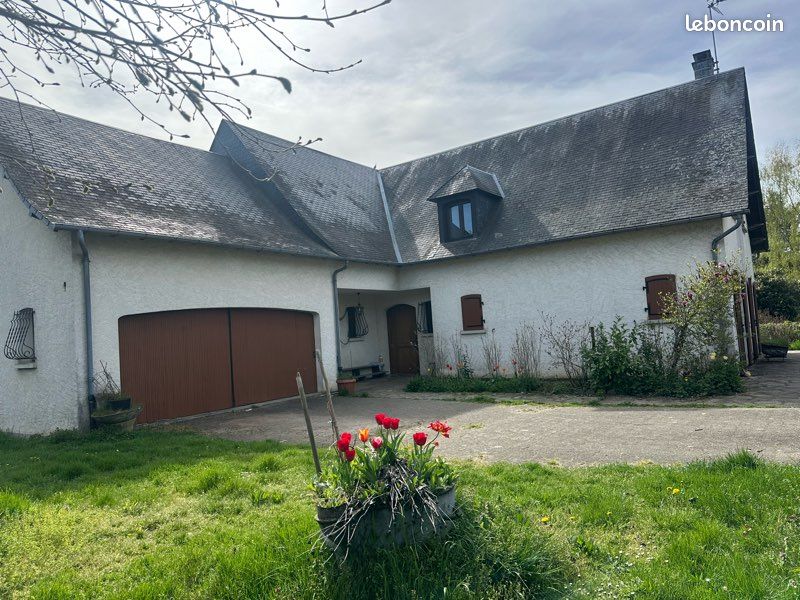 Maison 7 pièces 238 m² · à Ussel · 238 m² · 190 000 €
