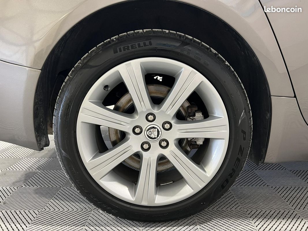 JAGUAR XF 2.7 D V6 Bi-Turbo - BVA Luxe (image 16)