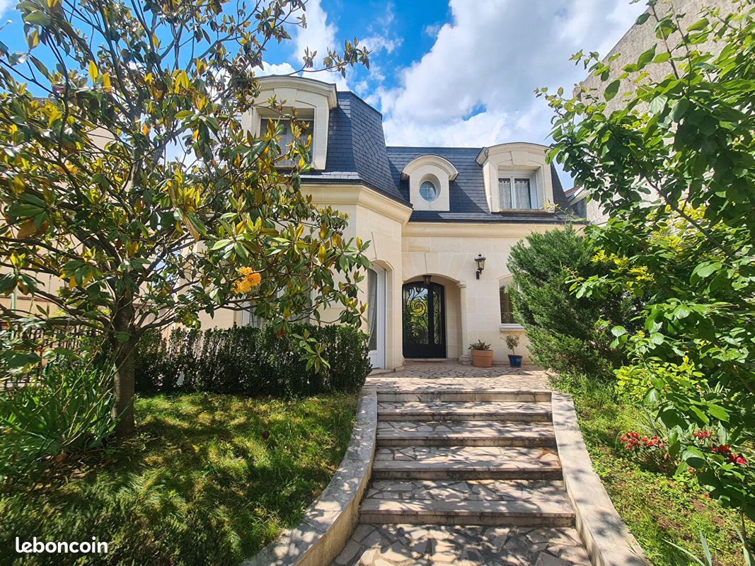 Maison 7 pièces 270 m² · à Saint-Maur-des-Fossés · 270 m² · 1 399 000 €