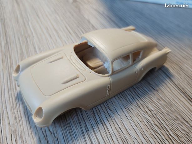 Kit Résine à monter cult car corvette 76/77 by Ugo Fadini provence moulage 1/43