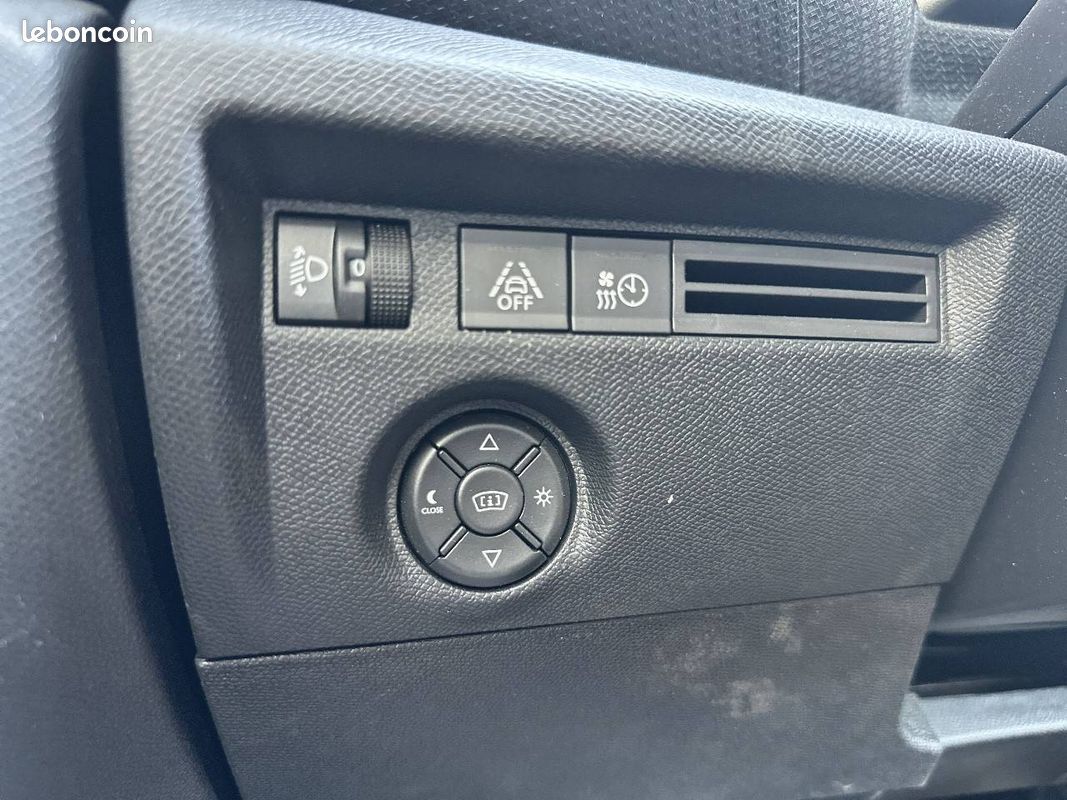CITROEN e-C4 136 ch Automatique Feel Pack (image 19)