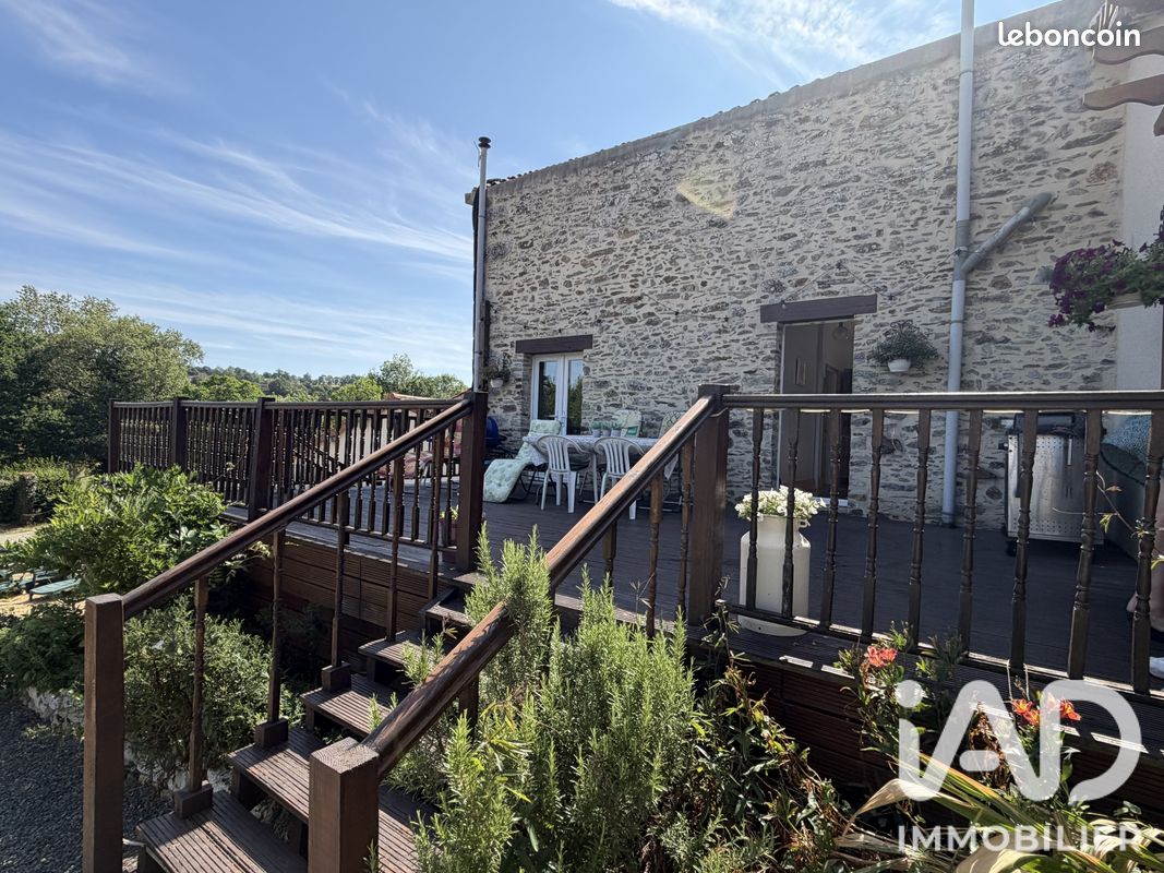 Maison 7 pièces 176 m² · à Le Busseau · 176 m² · 229 000 €