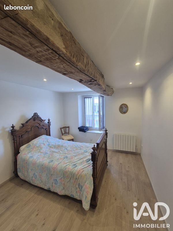 Maison 4 pièces 150 m² · à Les Abrets en Dauphiné · 150 m² · 220 000 €