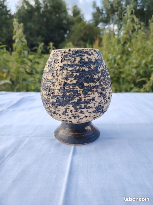 Vase boule sur piedouche vintage en grès brut / céramique lave 1970 (image 2)
