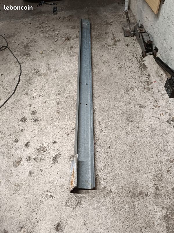 Poutre acier zingué 215X15 (image 1)