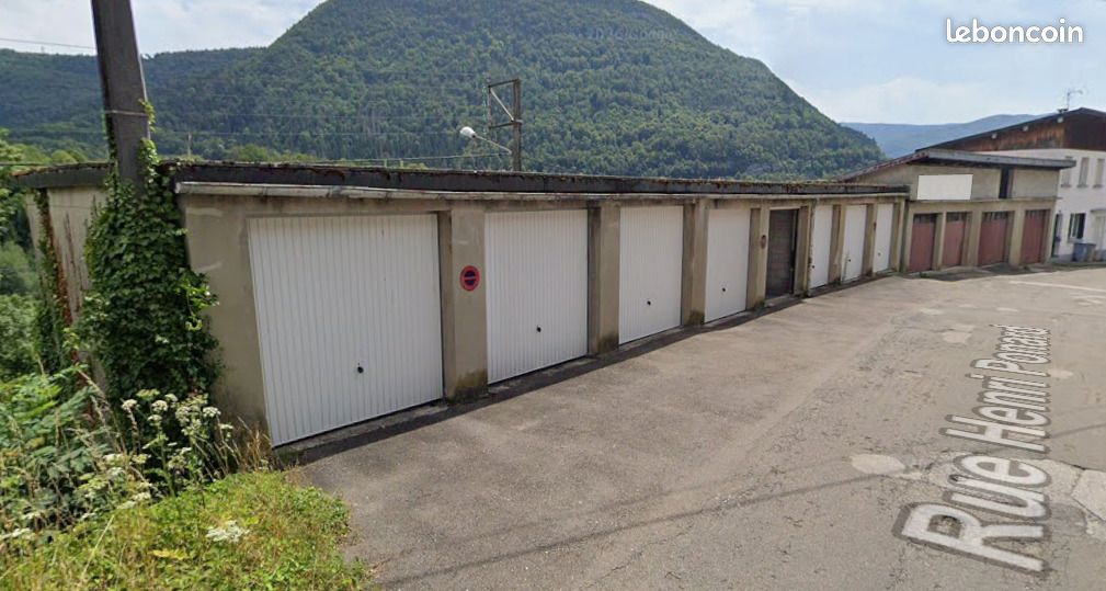 Parking 12 m² · à Saint-Claude · 12 m² · 72 €/mois
