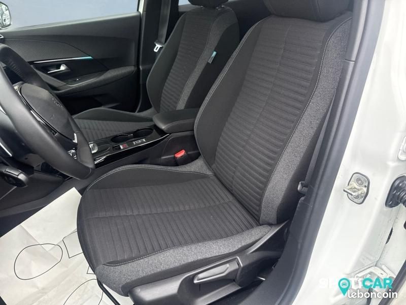 Peugeot 2008 1.2 PureTech 130ch S&S Style EAT8 (image 10)